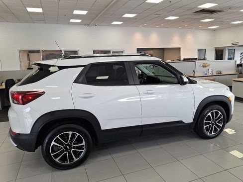 Used 2026 Chevrolet TrailBlazer LT w/ Convenience Package FWD image 7