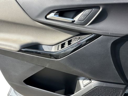 New 2026 Chevrolet Equinox LT w/ Convenience Package II image 11