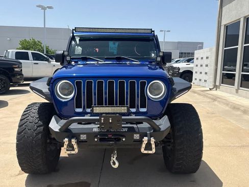Used 2018 Jeep Wrangler Unlimited Sahara AWD/4WD image 7
