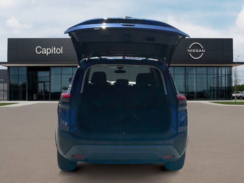 Used 2023 Nissan Rogue SV image 9