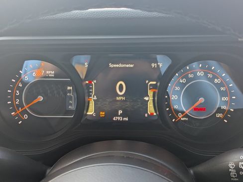Used 2026 Jeep Wrangler Sport AWD/4WD image 12