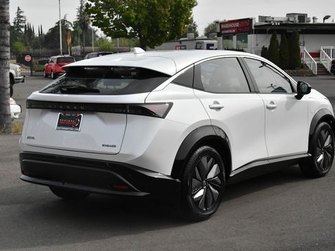 Used 2024 Nissan Ariya FWD image 8