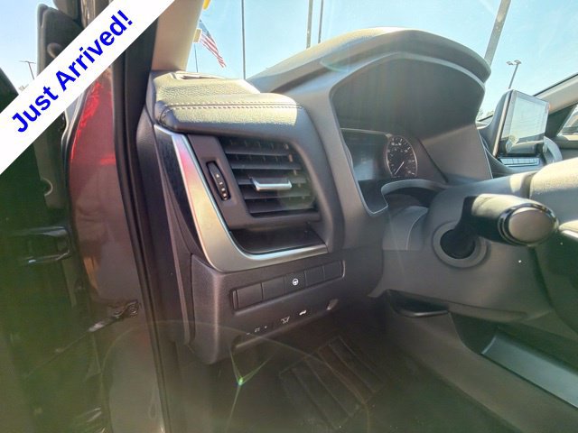 Used 2025 Nissan Rogue SV AWD/4WD image 40