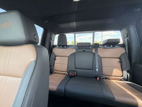 New 2026 Chevrolet Silverado 1500 High Country w/ Technology Package AWD/4WD image 29
