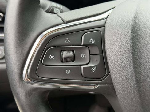Used 2025 Buick Envista Sport Touring w/ Convenience I Package FWD image 24