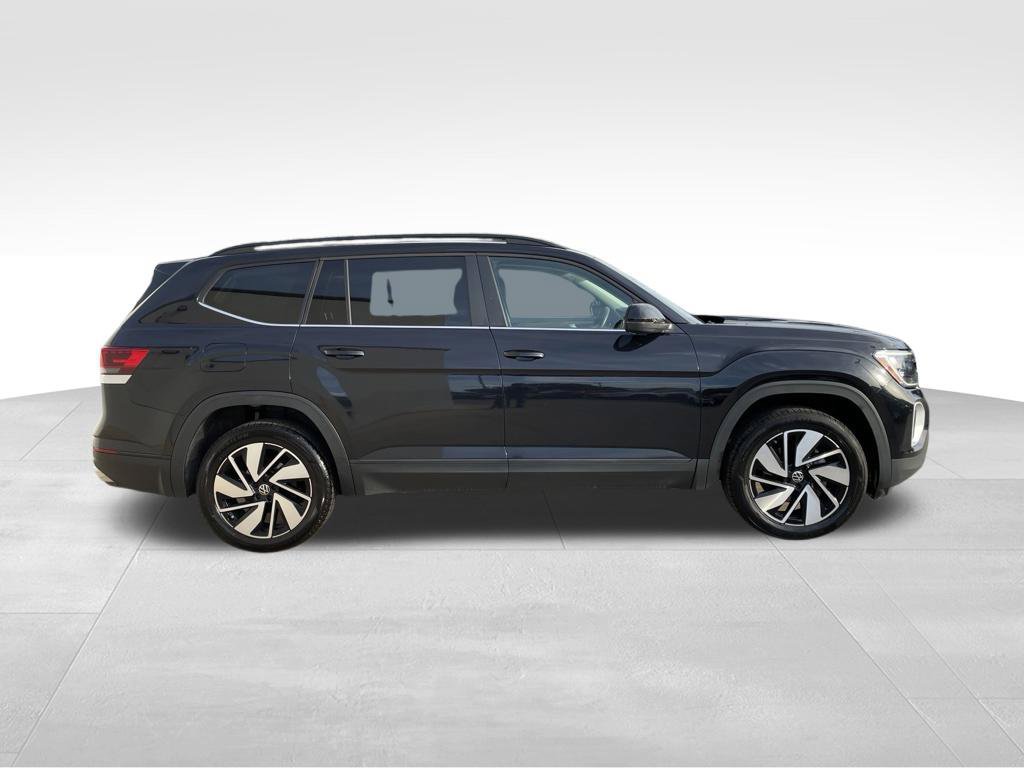 Used 2025 Volkswagen Atlas SE FWD image 4