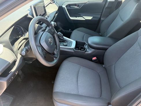 Used 2024 Toyota RAV4 XLE AWD/4WD image 11