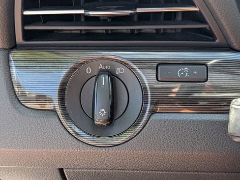 Used 2020 Volkswagen Passat 2.0T R-Line image 35