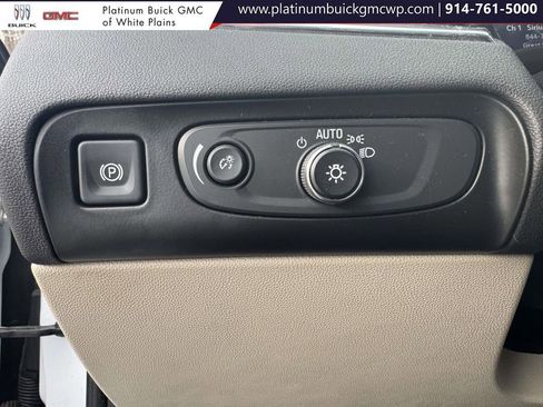 Used 2020 Buick Enclave Essence w/ LPO, Cargo Package image 19