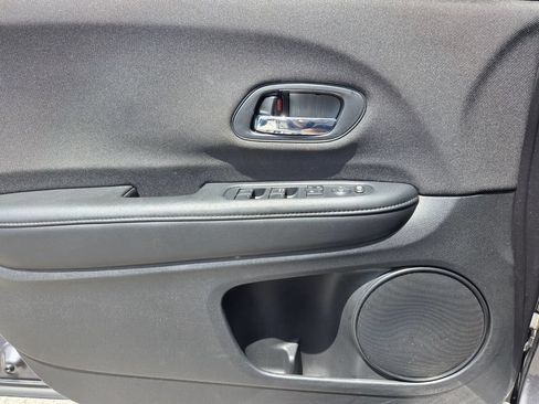 Used 2021 Honda HR-V LX image 19