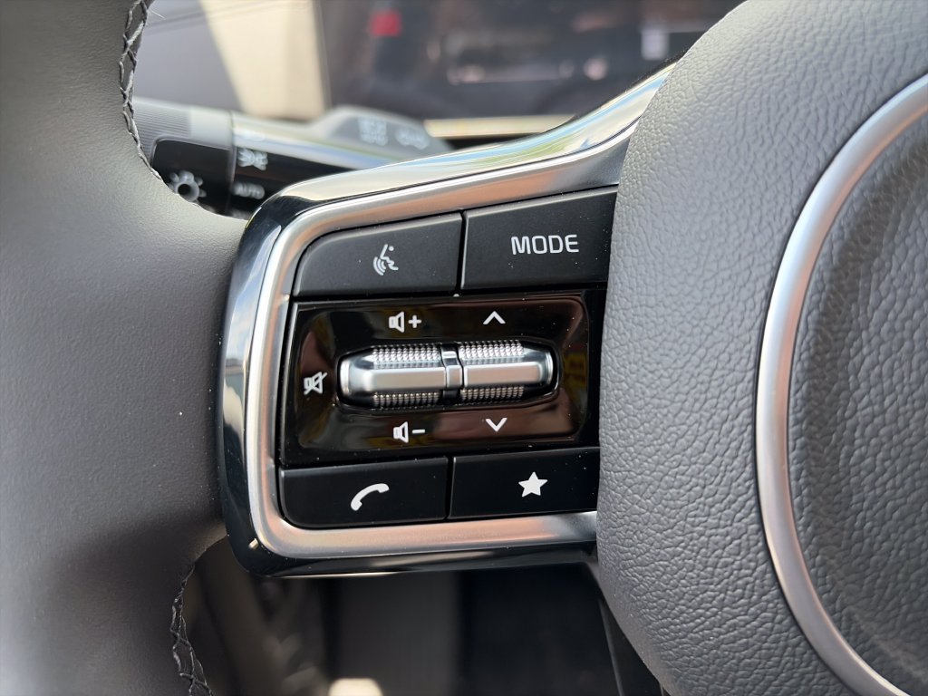 New 2026 Kia Carnival FWD image 11