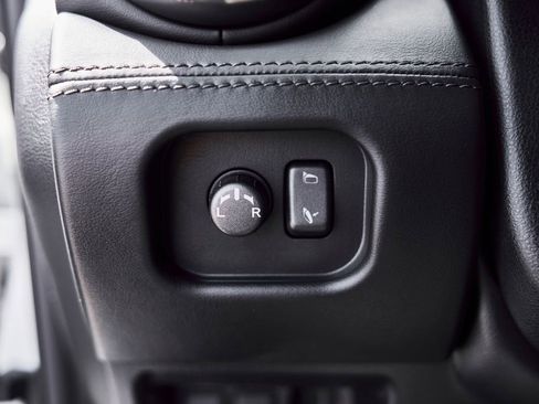 Used 2021 Nissan GT-R Premium image 51