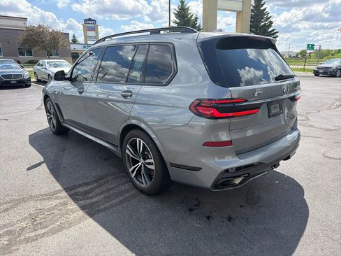 Used 2024 BMW X7 xDrive40i w/ M Sport Package AWD/4WD image 8