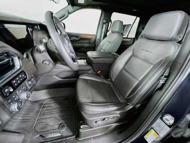 Used 2025 GMC Yukon Denali w/ Denali Reserve Package AWD/4WD image 24