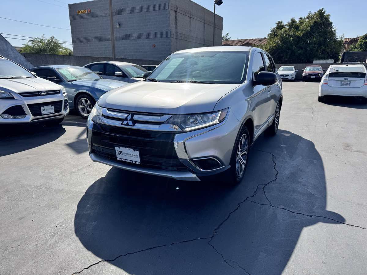 Used 2018 Mitsubishi Outlander ES FWD image 12