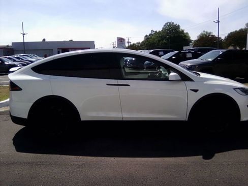 Used 2022 Tesla Model X AWD/4WD image 2