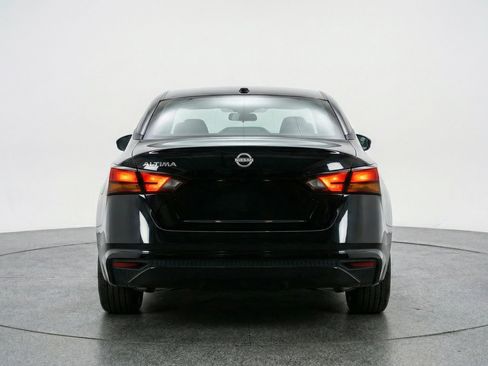 Used 2025 Nissan Altima 2.5 SV image 7