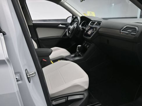 Used 2018 Volkswagen Tiguan SE FWD image 29