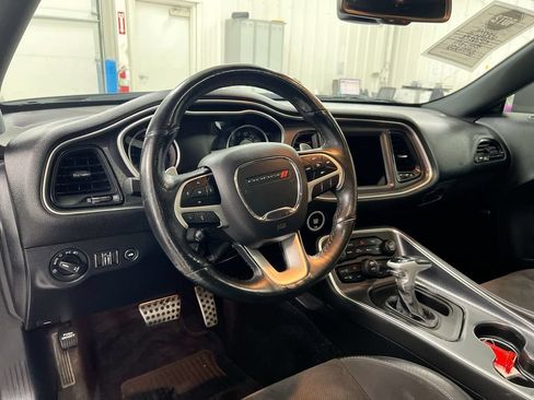 Used 2018 Dodge Challenger R/T Scat Pack w/ Dynamics Package RWD image 10