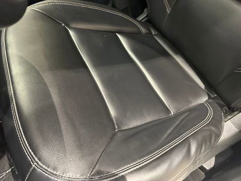 Used 2021 Ford Explorer XLT w/ Equipment Group 202A image 7