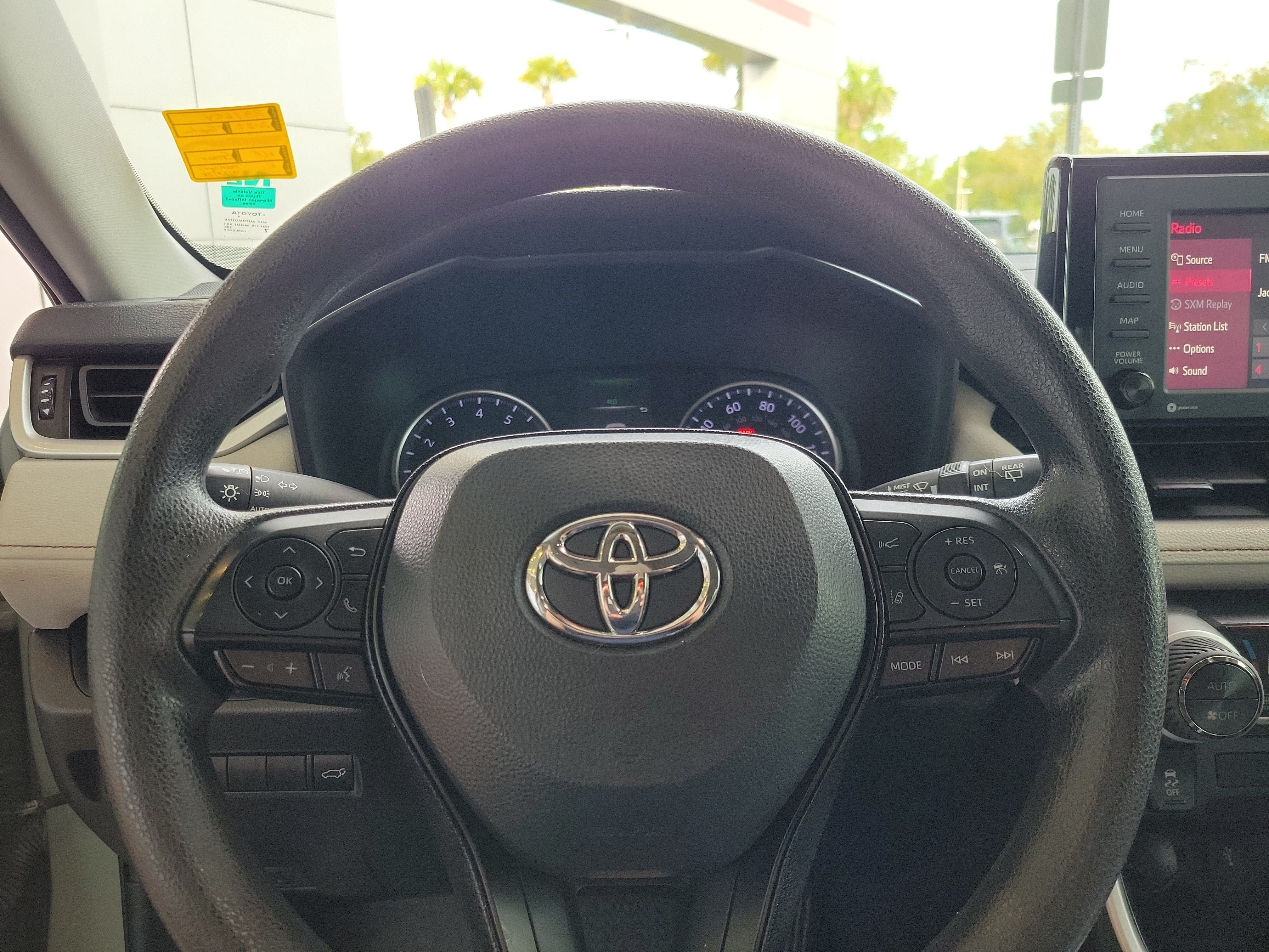 Used 2022 Toyota RAV4 XLE w/ Convenience Package FWD image 16