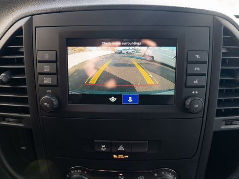 Used 2023 Mercedes-Benz Metris image 12