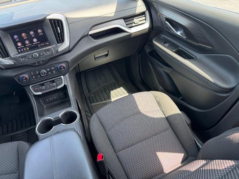 Used 2022 GMC Terrain SLE w/ Driver Convenience Package FWD image 15