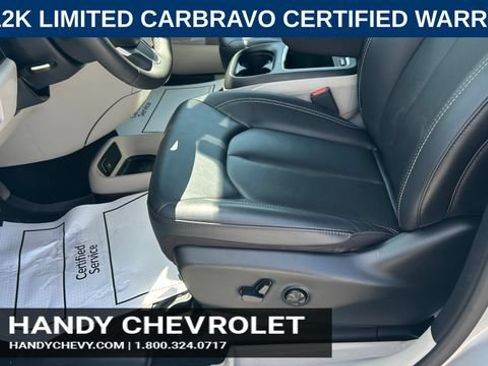 Used 2024 Chrysler Pacifica Touring-L FWD image 18
