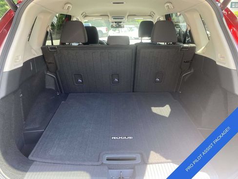 Used 2025 Nissan Rogue SV FWD image 10