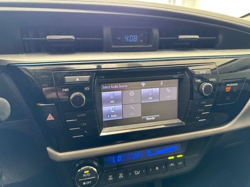 Used 2014 Toyota Corolla LE FWD image 19