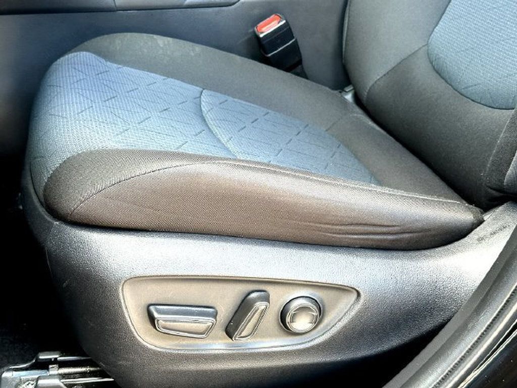 Certified 2025 Toyota RAV4 XLE AWD/4WD image 12