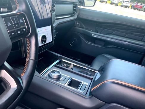 Used 2024 Ford Expedition Platinum RWD image 16