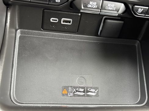 Used 2023 Chevrolet Tahoe High Country image 44