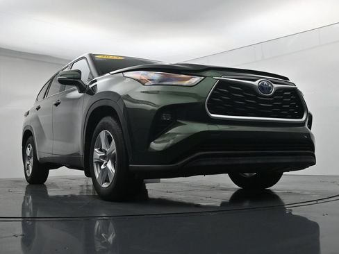 Used 2023 Toyota Highlander LE FWD image 35