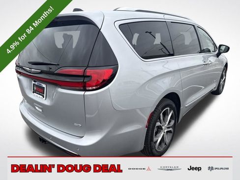 New 2026 Chrysler Pacifica Pinnacle image 5