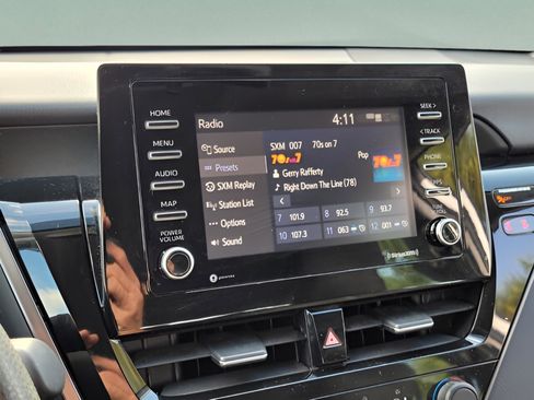 Used 2021 Toyota Camry LE image 23