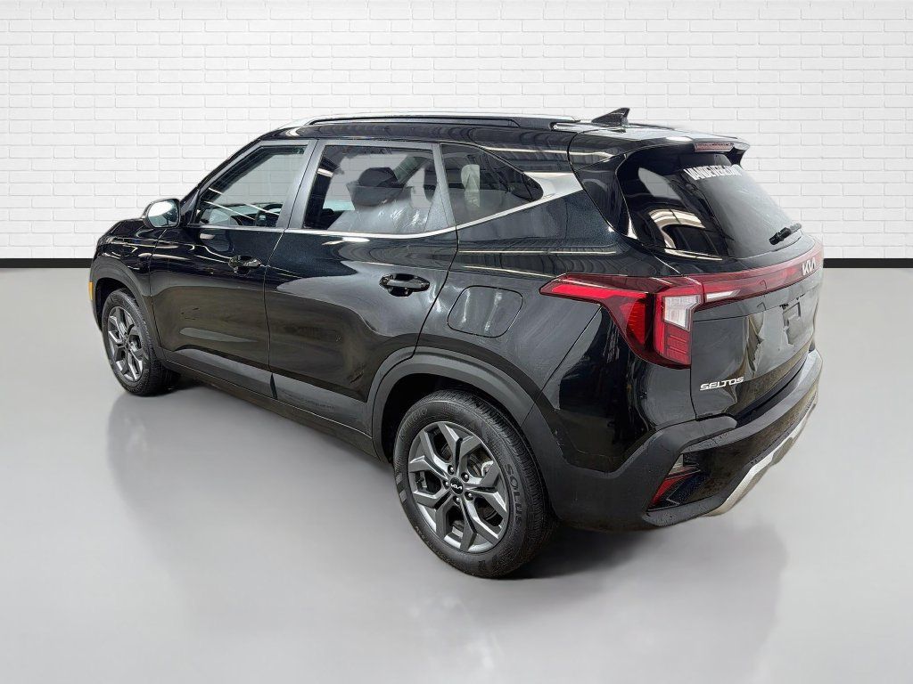 Used 2024 Kia Seltos S AWD/4WD image 7