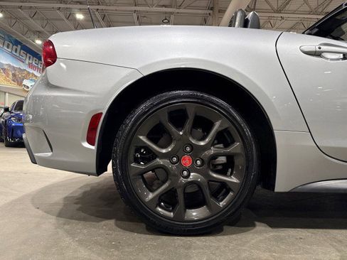 Used 2019 FIAT 124 Spider Abarth w/ Navigation & Sound Group image 89