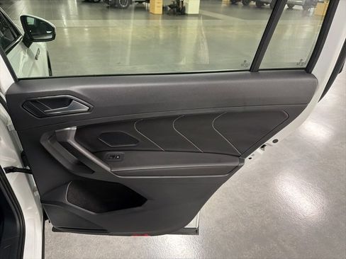 Used 2023 Volkswagen Tiguan SE image 12