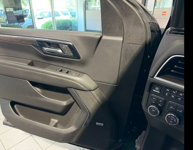 Used 2025 Chevrolet Tahoe Premier AWD/4WD image 27