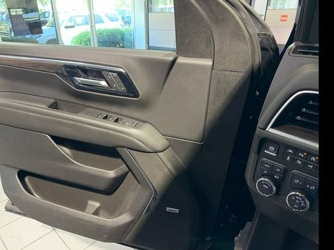 Used 2025 Chevrolet Tahoe Premier AWD/4WD image 27