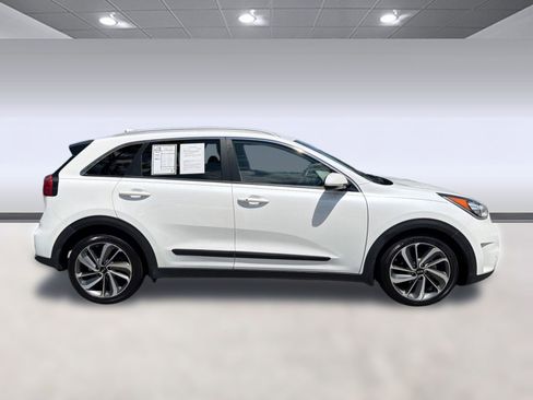 Used 2018 Kia Niro Touring FWD image 8