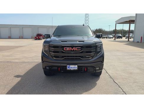 Used 2023 GMC Sierra 1500 AT4 w/ AT4 Premium Package image 3
