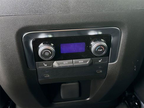 New 2026 GMC Yukon XL Elevation w/ LPO, Floor Liner Package AWD/4WD image 19