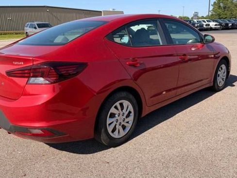 Used 2019 Hyundai Elantra SE FWD image 5