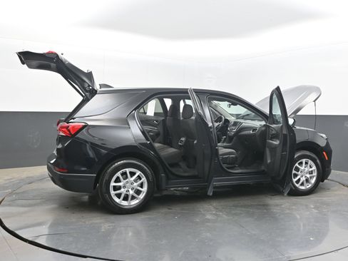 Used 2024 Chevrolet Equinox LT image 32