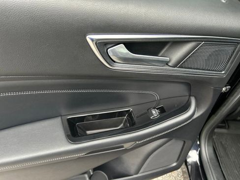 Used 2019 Ford Edge Titanium w/ Cold Weather Package image 15