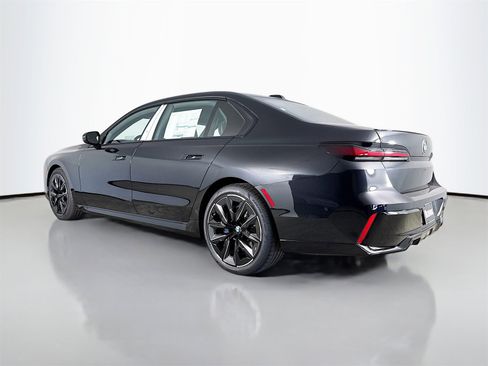 New 2026 BMW 740i image 5