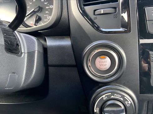 Used 2022 Nissan Titan PRO-4X w/ Pro-4x Convenience Package AWD/4WD image 36