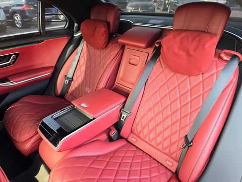 Certified 2022 Mercedes-Benz S 580 4MATIC Sedan w/ AMG Line Package image 18